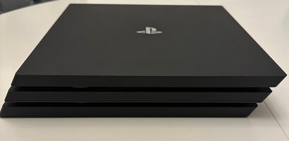 PlayStation 4 Pro, 1GB TB. 