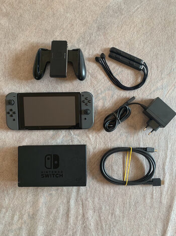 Nintendo Switch V2 Gray