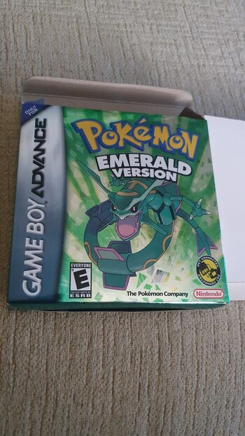 Caja Pokemon esmeralda en perfecto estado