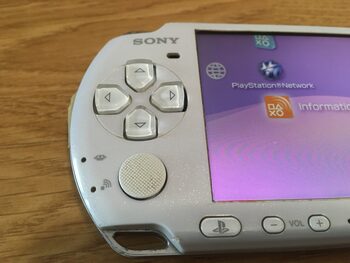 Redeem Consola Sony PSP Slim 3004 - Blanco perla