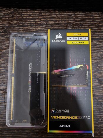 Corsair Vengeance RGB Pro 32 GB (2 x 16 GB) DDR4-3200 Black PC RAM