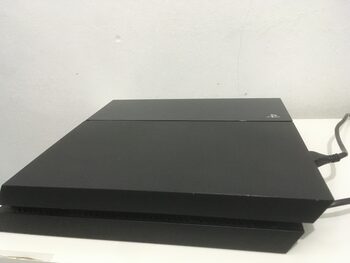 PlayStation 4 500GB + mando y extras