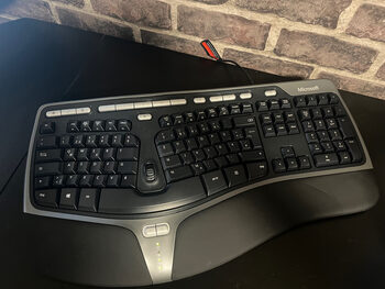 Microsoft Natural Ergonomic Keyboard 400