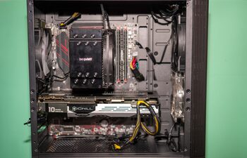 AMD RYZEN 7 1700 GTX 1070