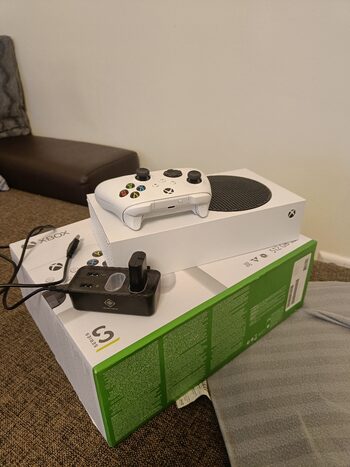 Xbox Series S (+ rechargeable batteries)