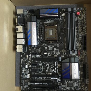 Gigabyte GA-Z87X-UD3H Intel Z87 ATX DDR3 LGA1150 3 x PCI-E x16 Slots Motherboard