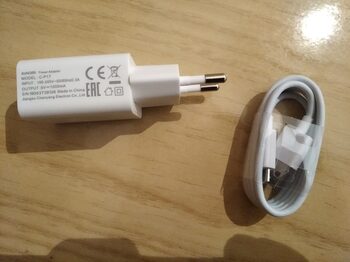 Cargador usb 5V 1A de cable extraible (nuevo) + cable micro usb (nuevo)