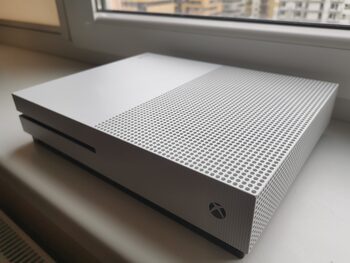 Puiki Xbox One S 1TB konsolė + FIFA 18