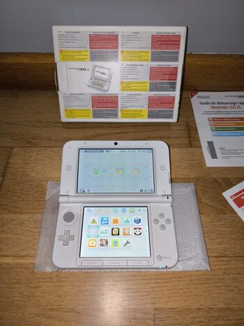 Nintendo 3DS XL, White