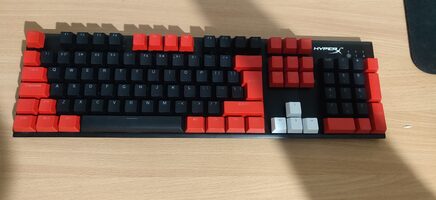 HyperX alloy FPS su custom keycaps 