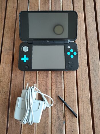 NEW NINTENDO 2DS XL + EXTRAS