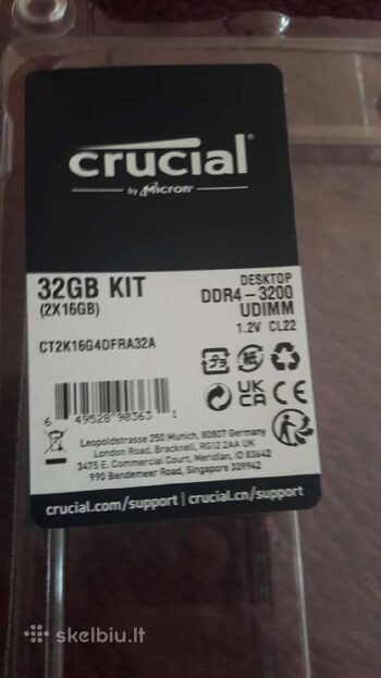 Crucial 32 GB (2 x 16 GB) DDR4-3200 Green / Black PC RAM