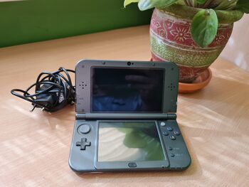 New Nintendo 3DS XL, Black & Silver