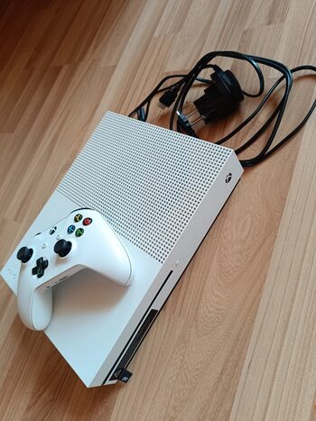 Xbox One 500GB konsolė