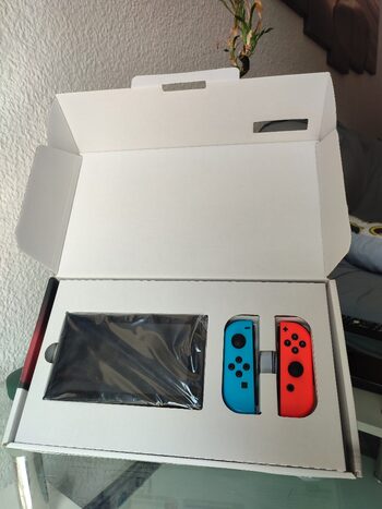 Nintendo Switch Vulnerable con caja + todos los accesorios 