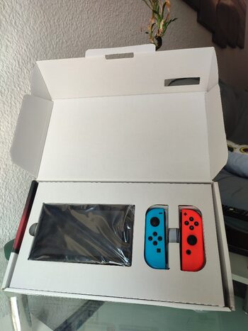 Nintendo Switch con caja + Todos los accesorios