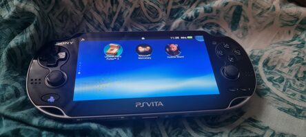 Playstation Vita 1004ver. OLED Atrista su žaidimais  for sale