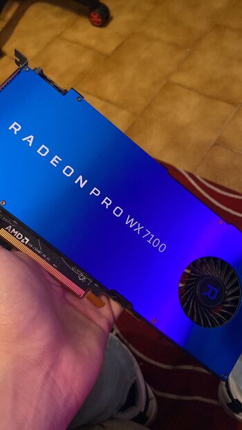 AMD Radeon Pro WX 7100 8 GB 900-1080 Mhz PCIe x16 GPU