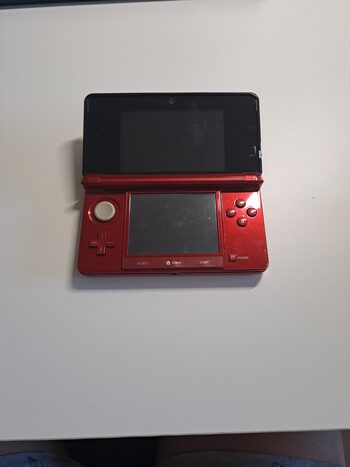 Nintendo 3DS, Red