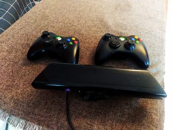 Naudotas Xbox e 360 su labai daug zaidimu.