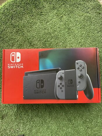 Nintendo Switch, Grey + 4 games + case!