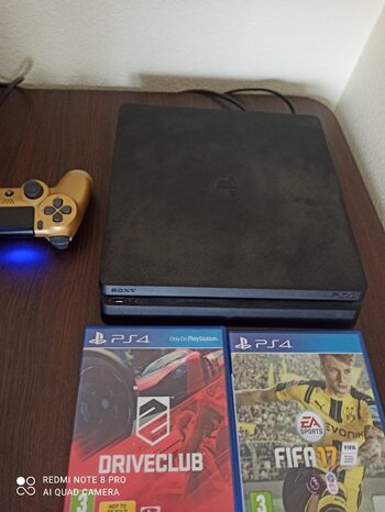 Sony Playstation 4 Slim 