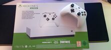 Xbox One S All-Digital, White, 1TB, 2 Mandos