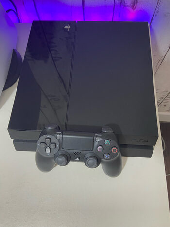 PlayStation 4 AVEC MANETTE + 9 Jeux