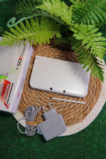 Nintendo 3DS XL + Caja