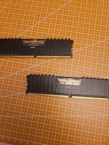 Corsair Vengeance LPX 16 GB (1 x 16 GB) DDR4-3000 Black PC RAM
