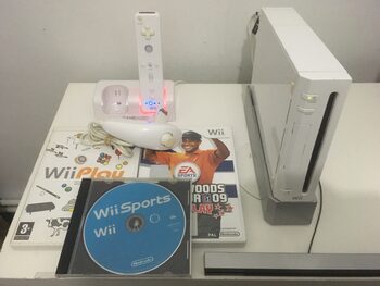 Nintendo Wii completa + 3 juegos y extras