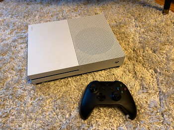 Xbox One S 1TB talpos konsolė