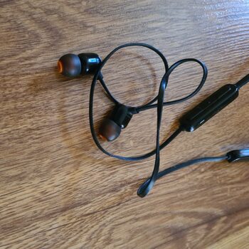 JBL Tune 110BT bluetooth ausinės