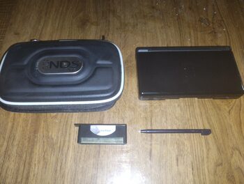 Nintendo DS Lite Negra con Rumble Pack y Funda.