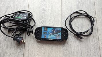 Atrištas PSP Fat 1004 4gb + 15 žaidimų
