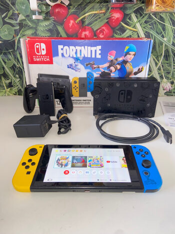 Nintendo Switch V2 Fortnite 