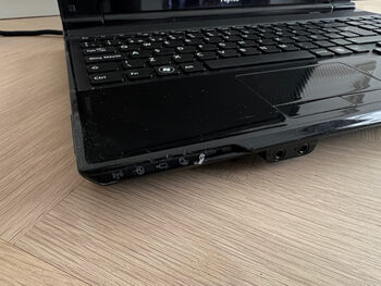 Fujitsu Lifebook AH532