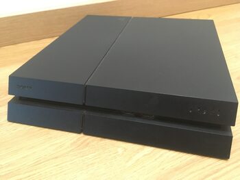 CONSOLA PS4 para repuestos /reparar (solo consola)