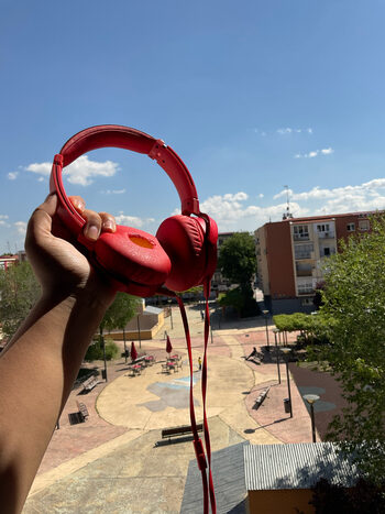 Sony MDR-XB550AP - Auriculares de Diadema Extra Bass (Micrófono Integrado Compatible con Smartphones, Diadema Metálica Adaptable) Color Rojo, Talla Única