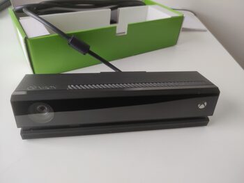 Xbox kinect kamera su TV laikikliu