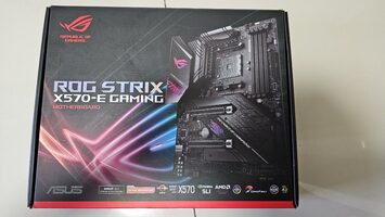 Asus ROG Strix X570-E Gaming AMD X570 ATX DDR4 AM4 3 x PCI-E x16 Slots Motherboard